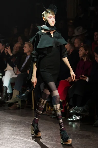 Look 37